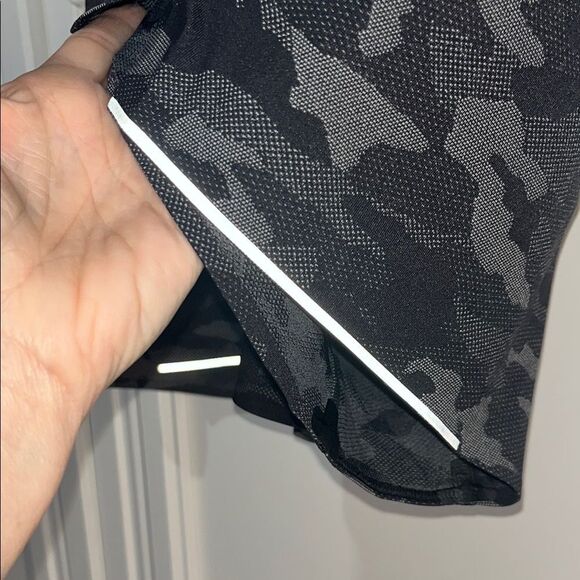 Lululemon Surge Short *Liner 6" Size M - Picture 14 of 15